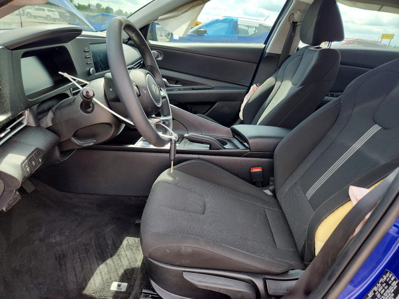 2025 Hyundai Elantra Se - Фото 7