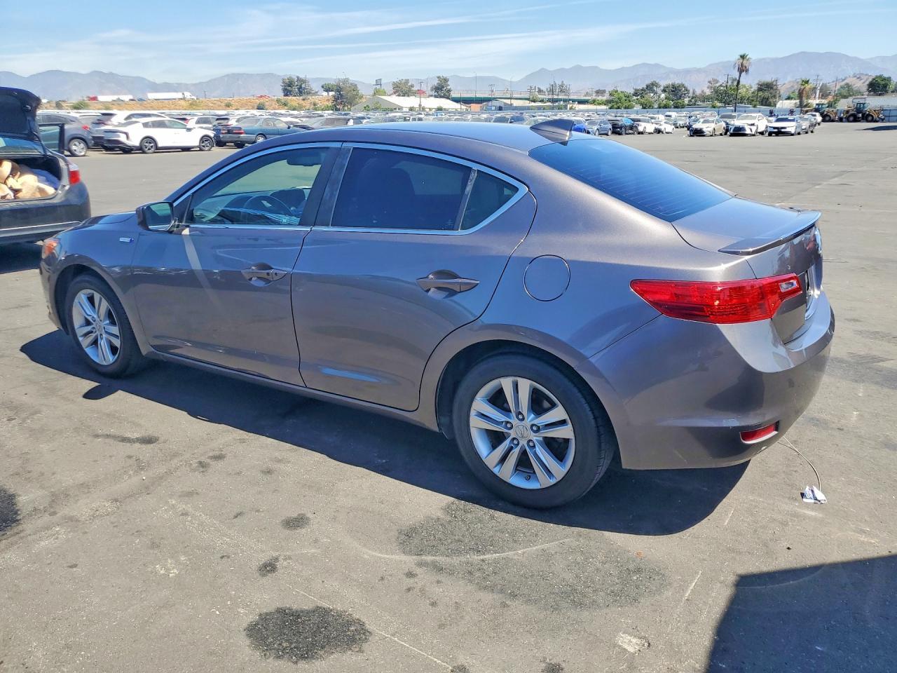 2013 Acura Ilx Hybrid Tech - Image 2