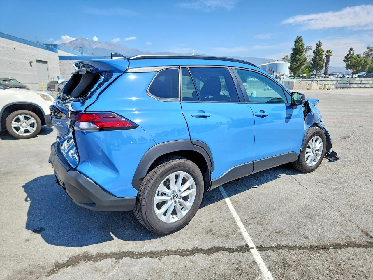 2026 Toyota Corolla Cross Le - Image 3