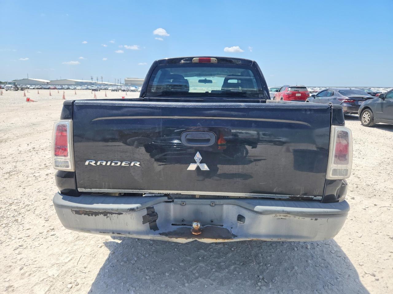 2006 Mitsubishi Raider Ls - Фото 6