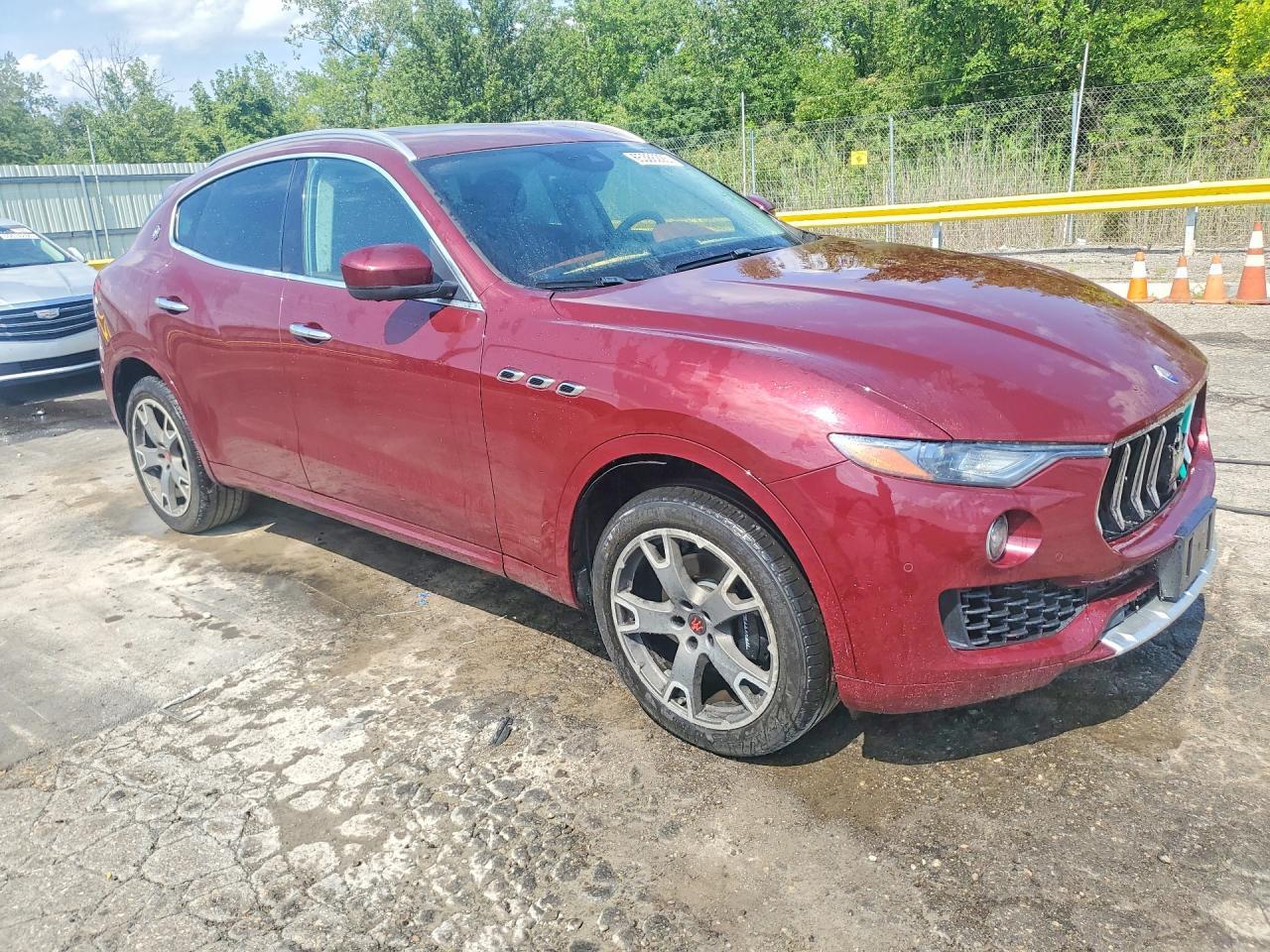 2017 Maserati Levante Luxury - Image 4