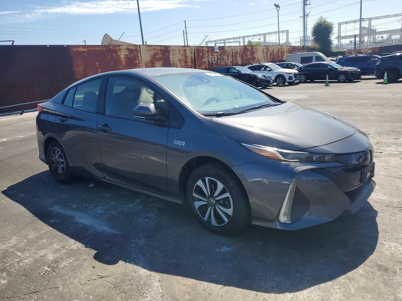 2019 Toyota Prius Prime Plus - Фото 4