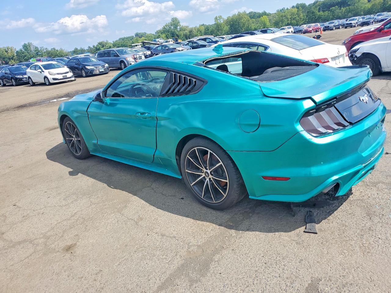 2022 Ford Mustang - Фото 2