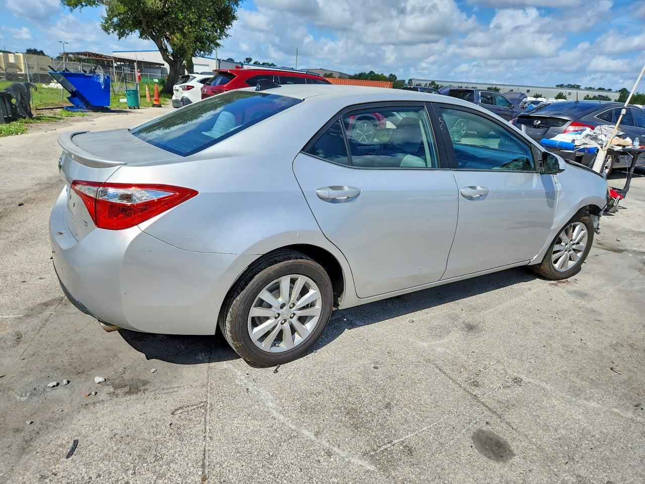 2014 Toyota Corolla Le - Фото 3
