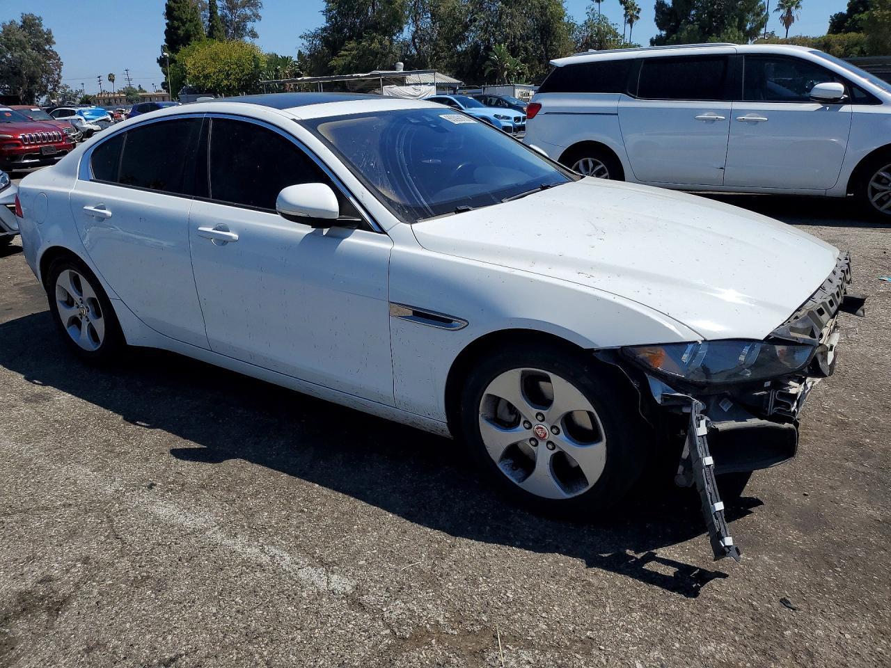 2018 Jaguar Xe - Image 4