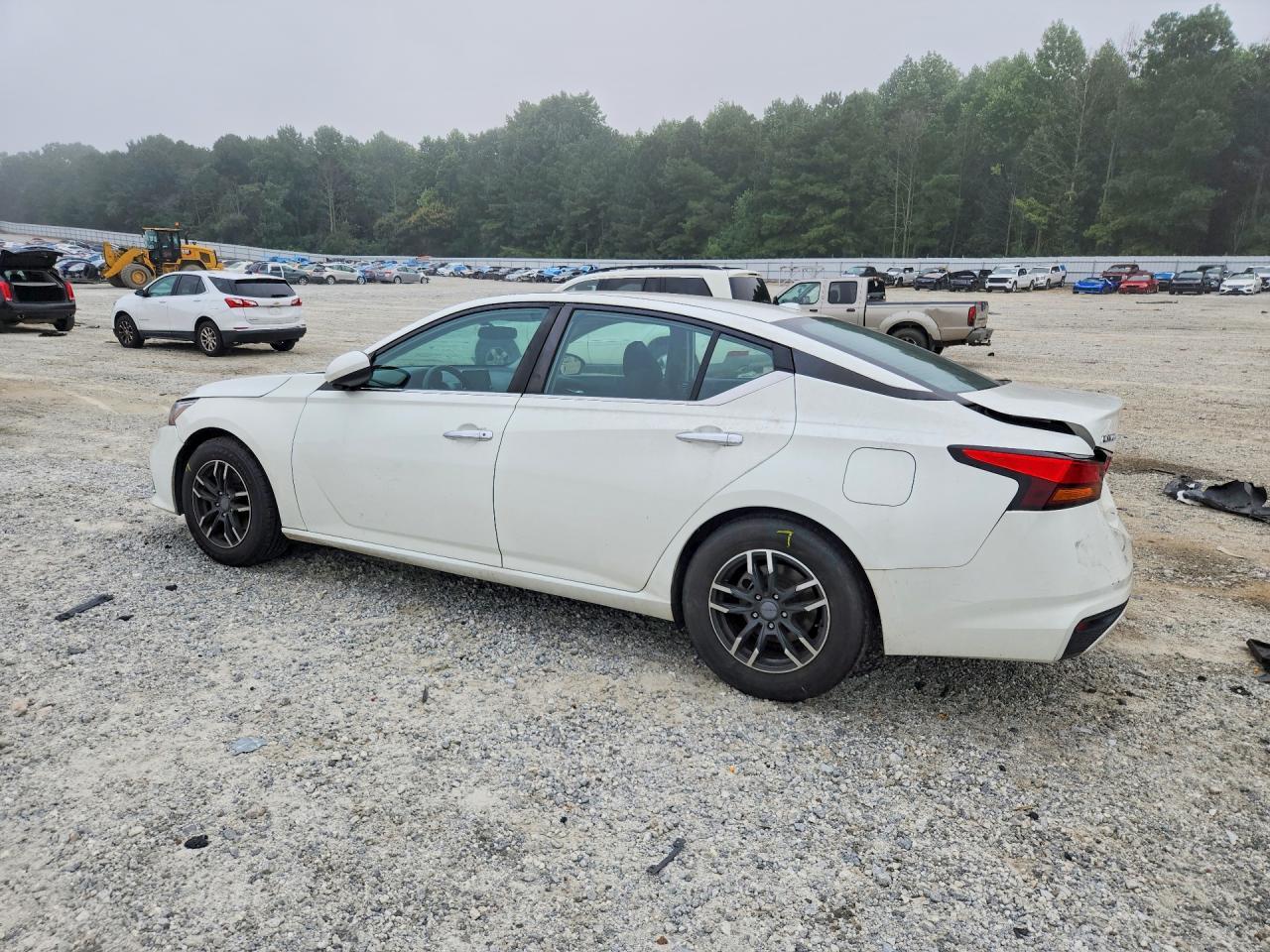 2020 Nissan Altima S - Фото 2