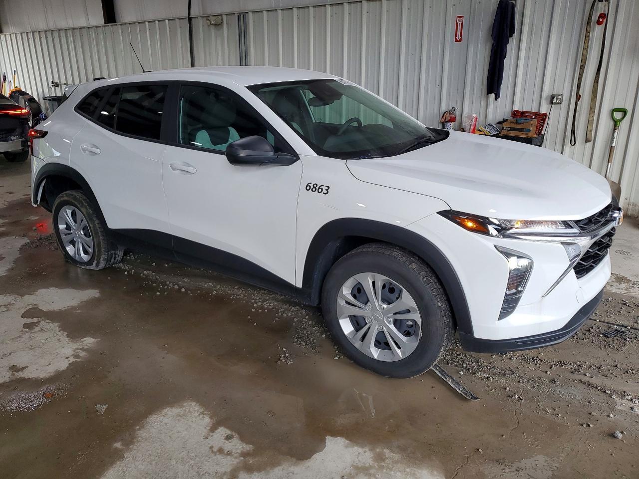 2025 Chevrolet Trax Ls - Фото 4
