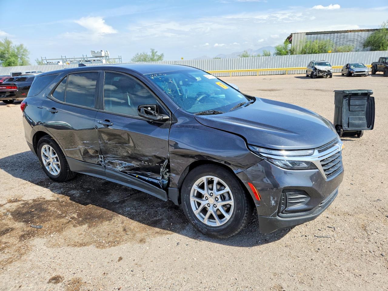 2022 Chevrolet Equinox Ls - Image 4