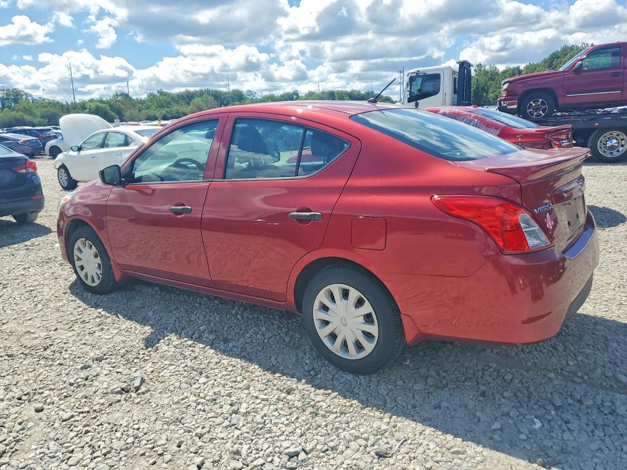 2018 Nissan Versa S Plus - Фото 2