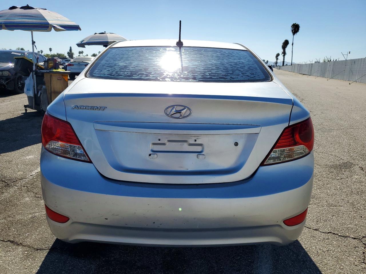 2012 Hyundai Accent Gls - Image 6