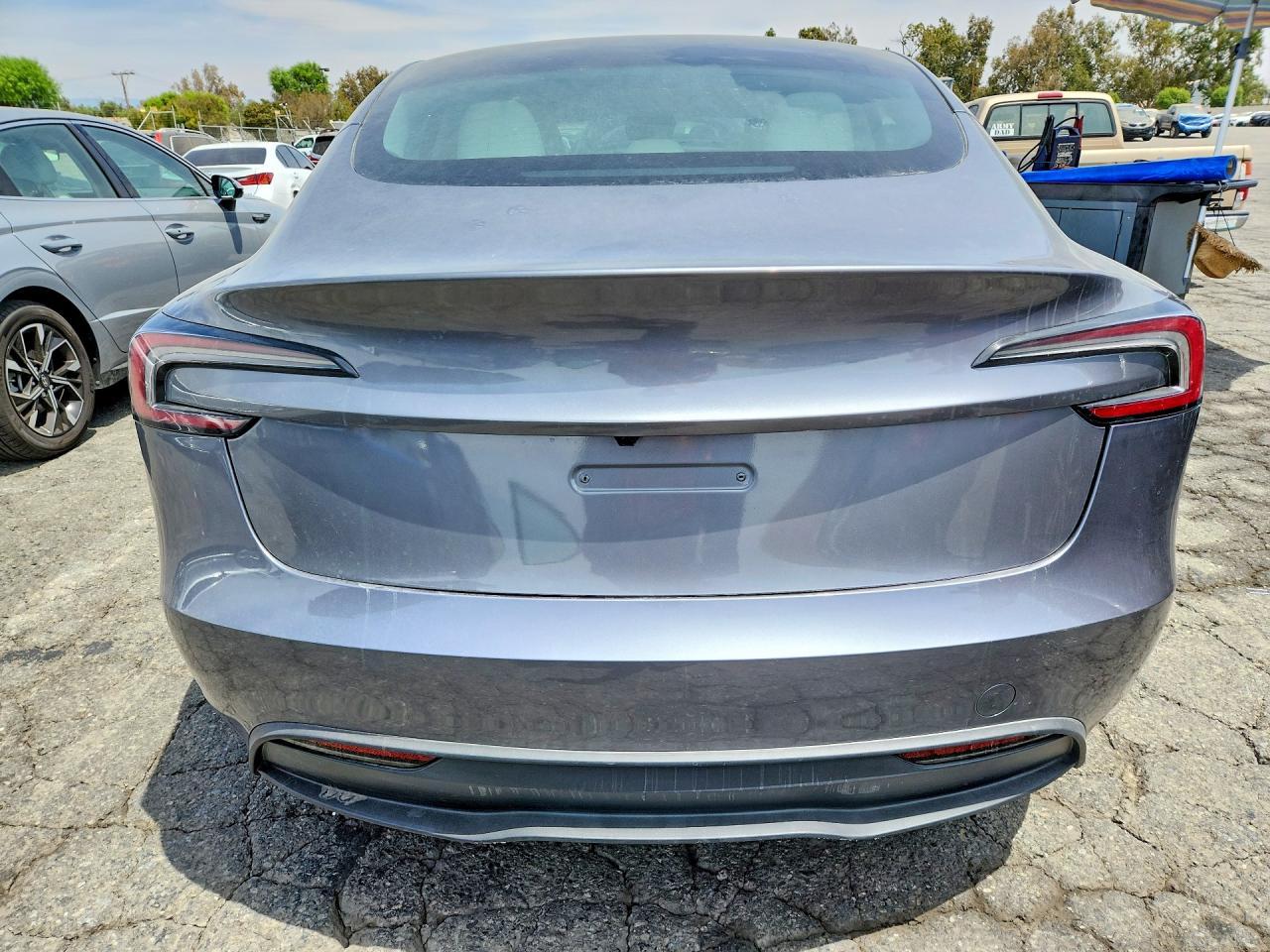 2025 Tesla Model 3 - Фото 6
