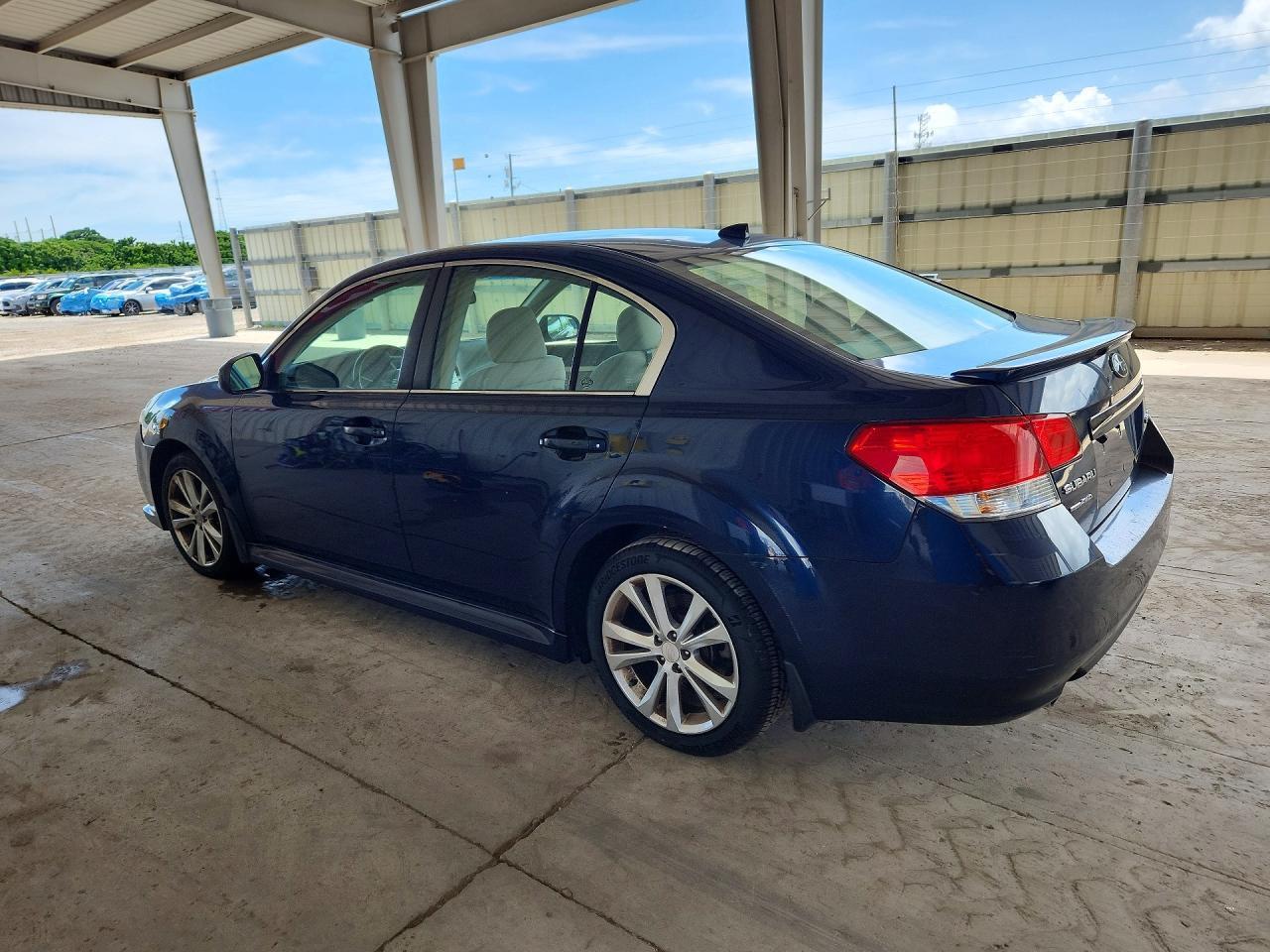 2014 Subaru Legacy 2.5I Premium - Фото 2