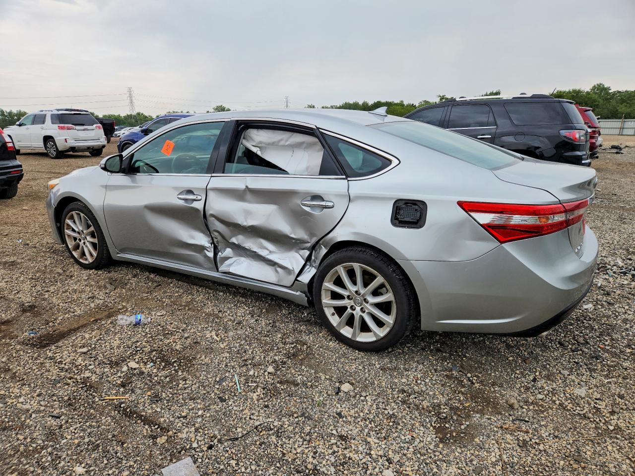 2015 Toyota Avalon Limited - Фото 2