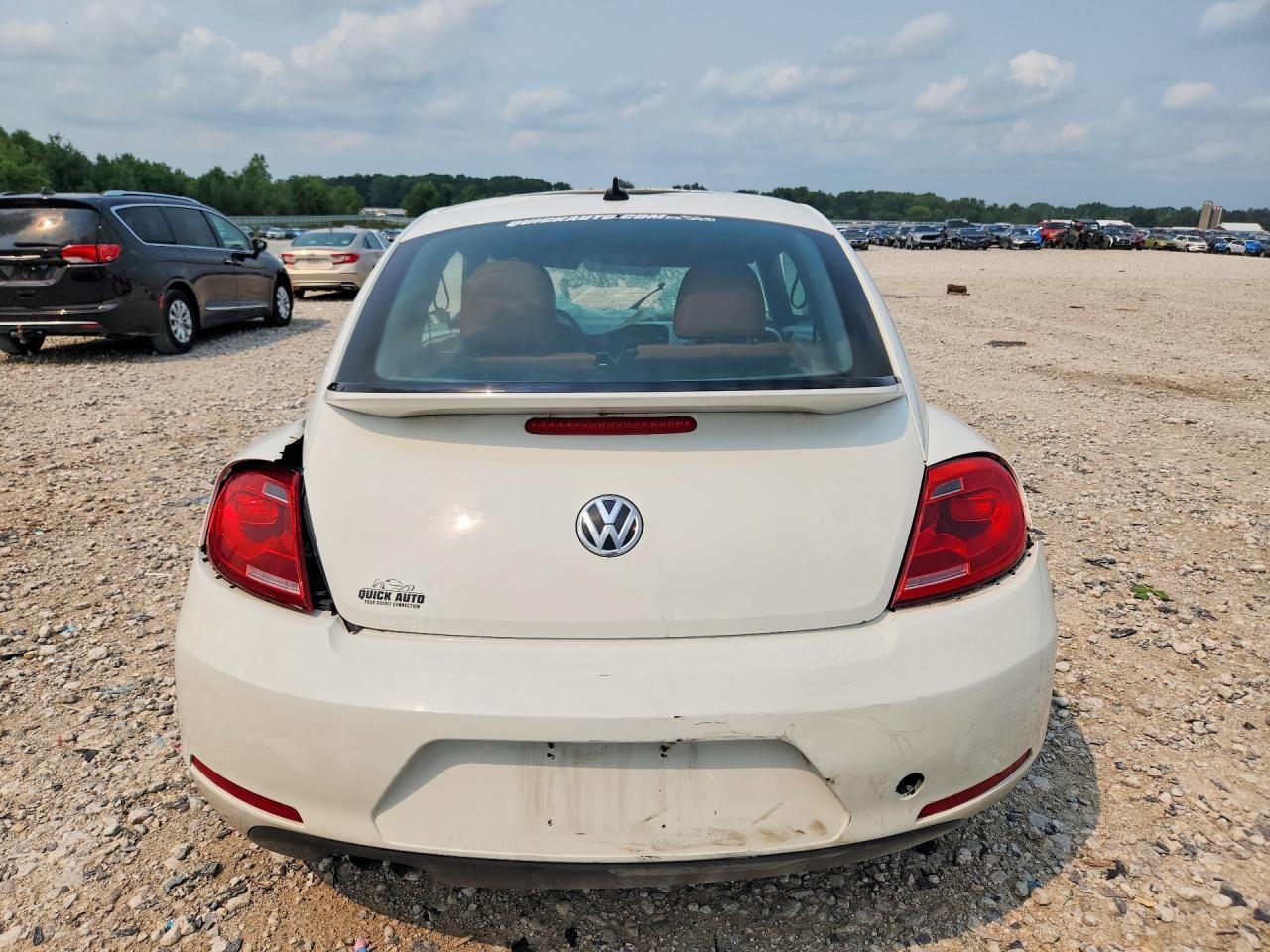 2015 Volkswagen Beetle 1.8T - Image 6