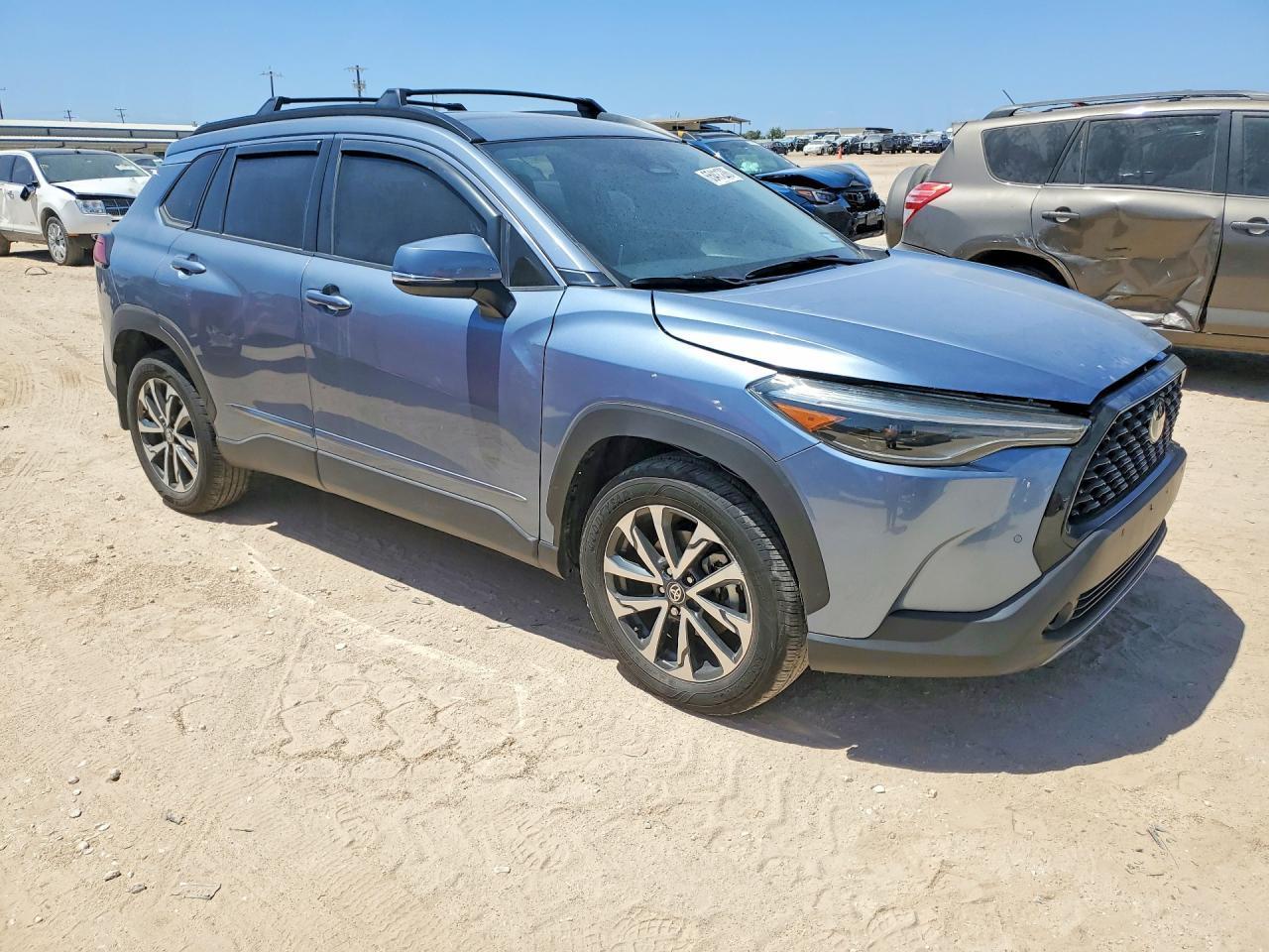 2024 Toyota Corolla Cross Xle - Image 4