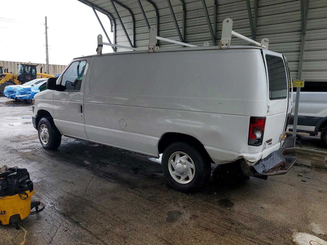 2012 Ford Econoline E150 Van - Фото 2