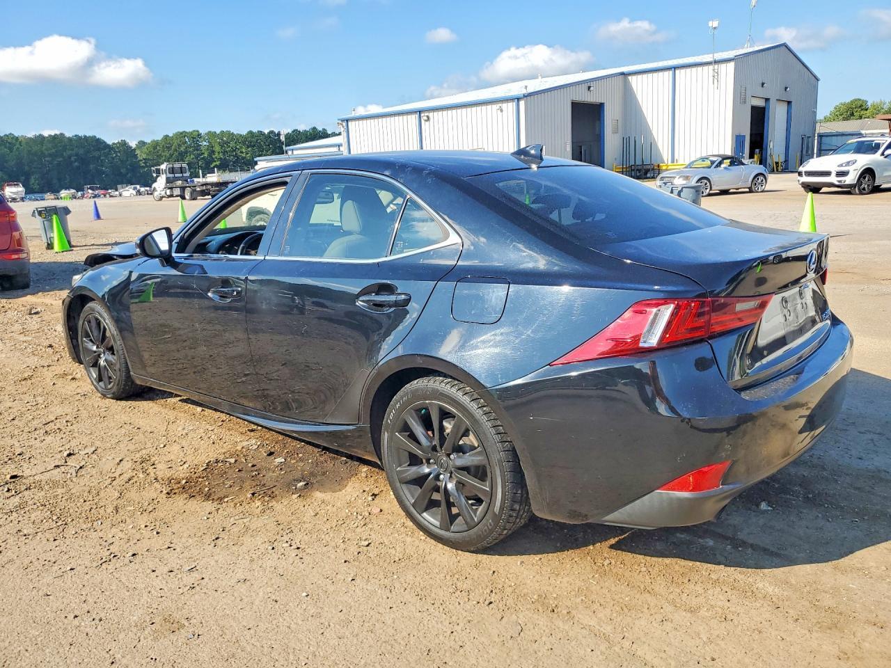 2015 Lexus Is 250 - Image 2