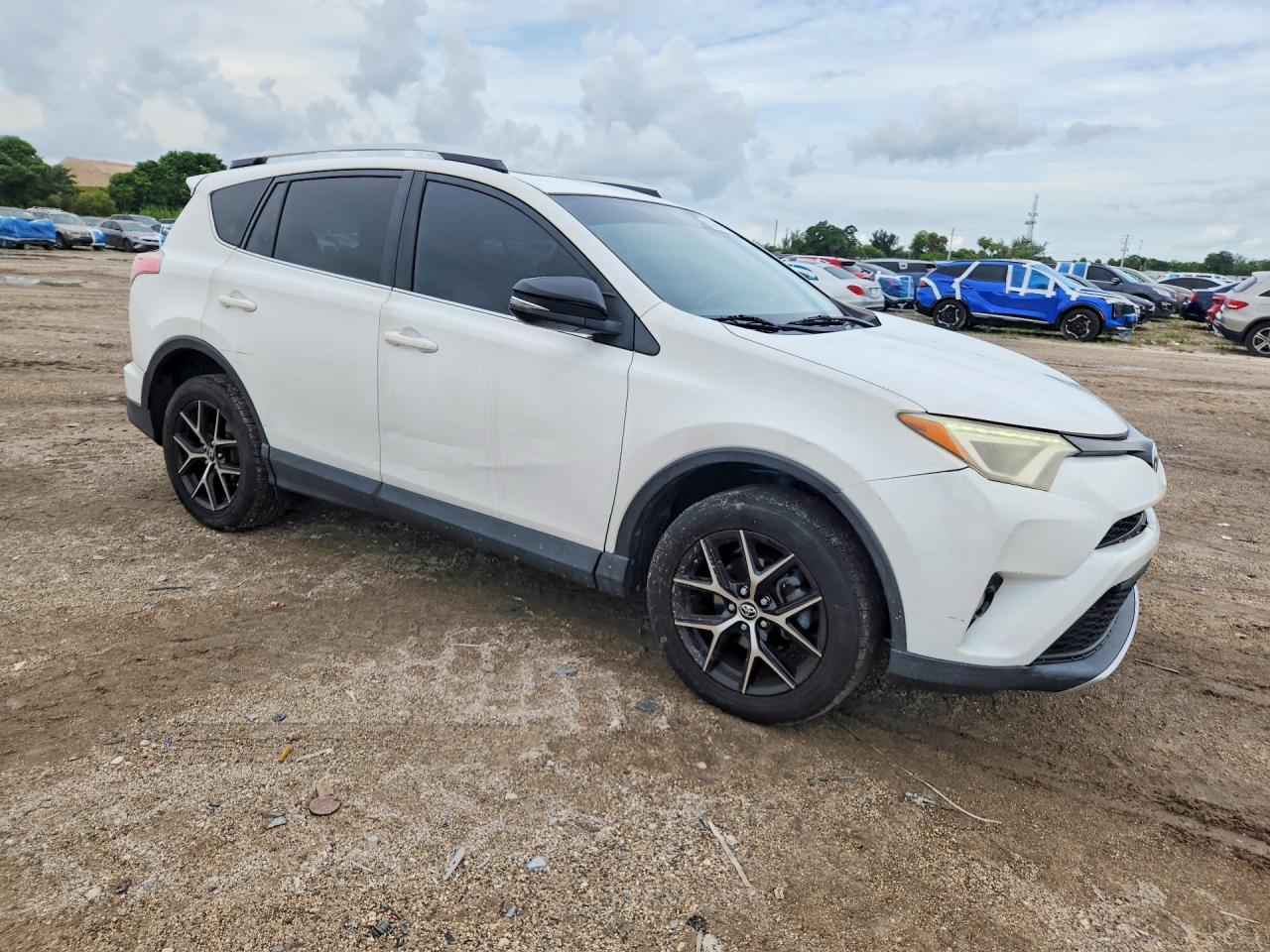 2016 Toyota Rav4 Se - Image 4