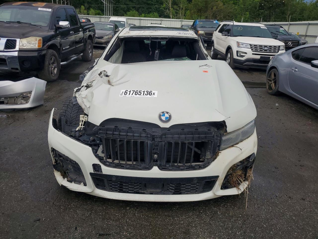 2022 BMW 750 Xi - Фото 5