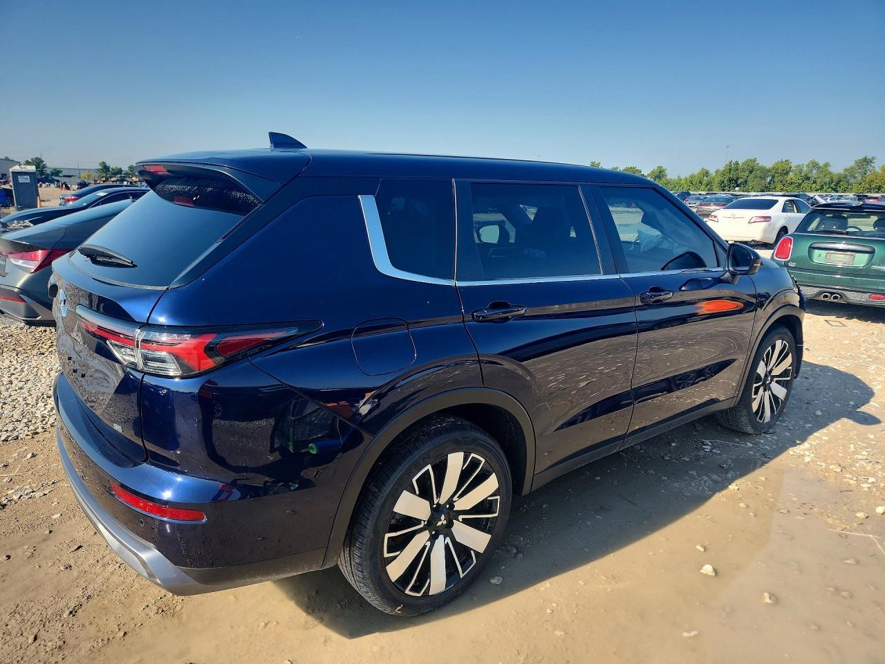 2025 Mitsubishi Outlander Se - Фото 3