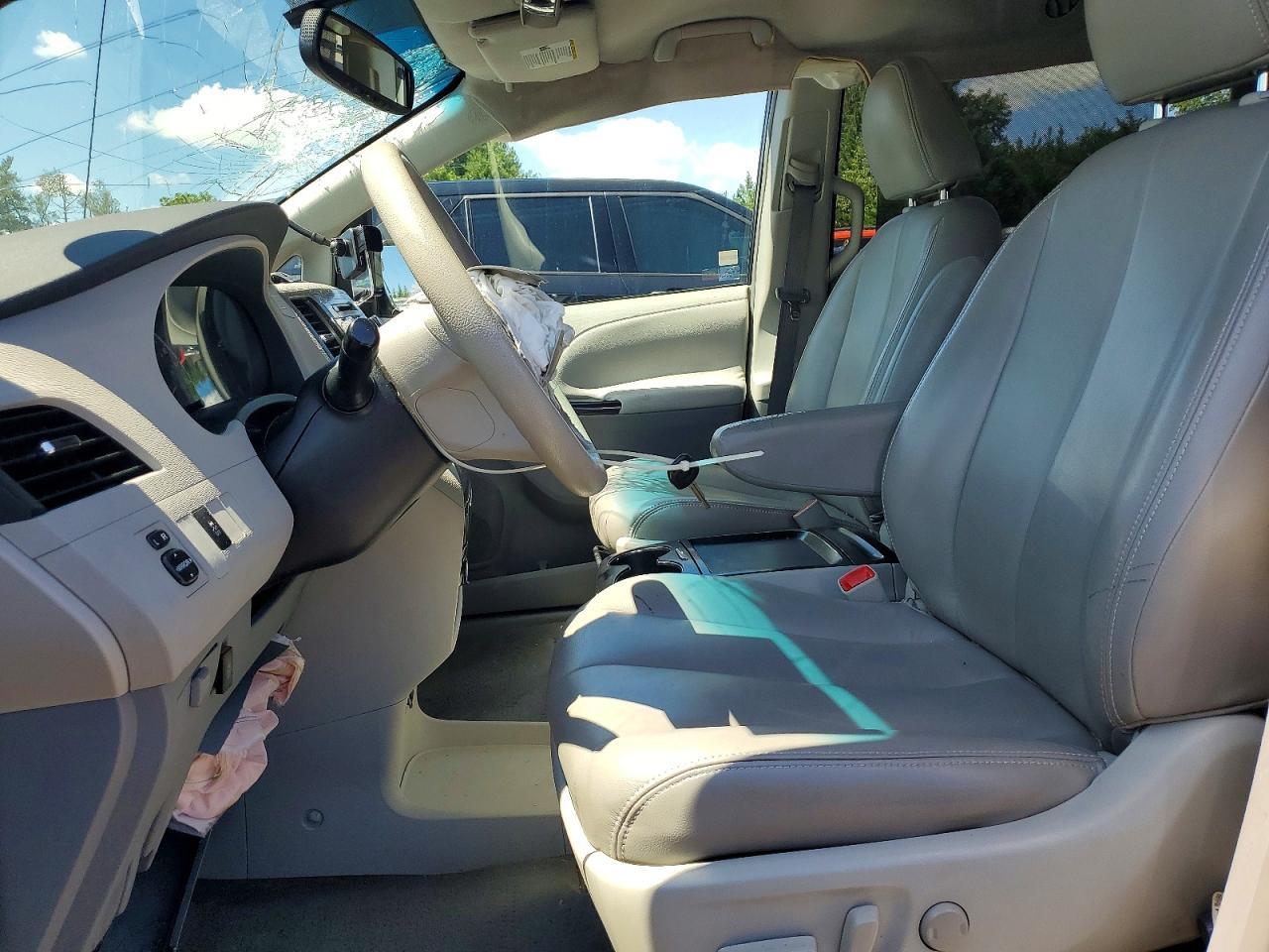 2011 Toyota Sienna Le - Фото 7