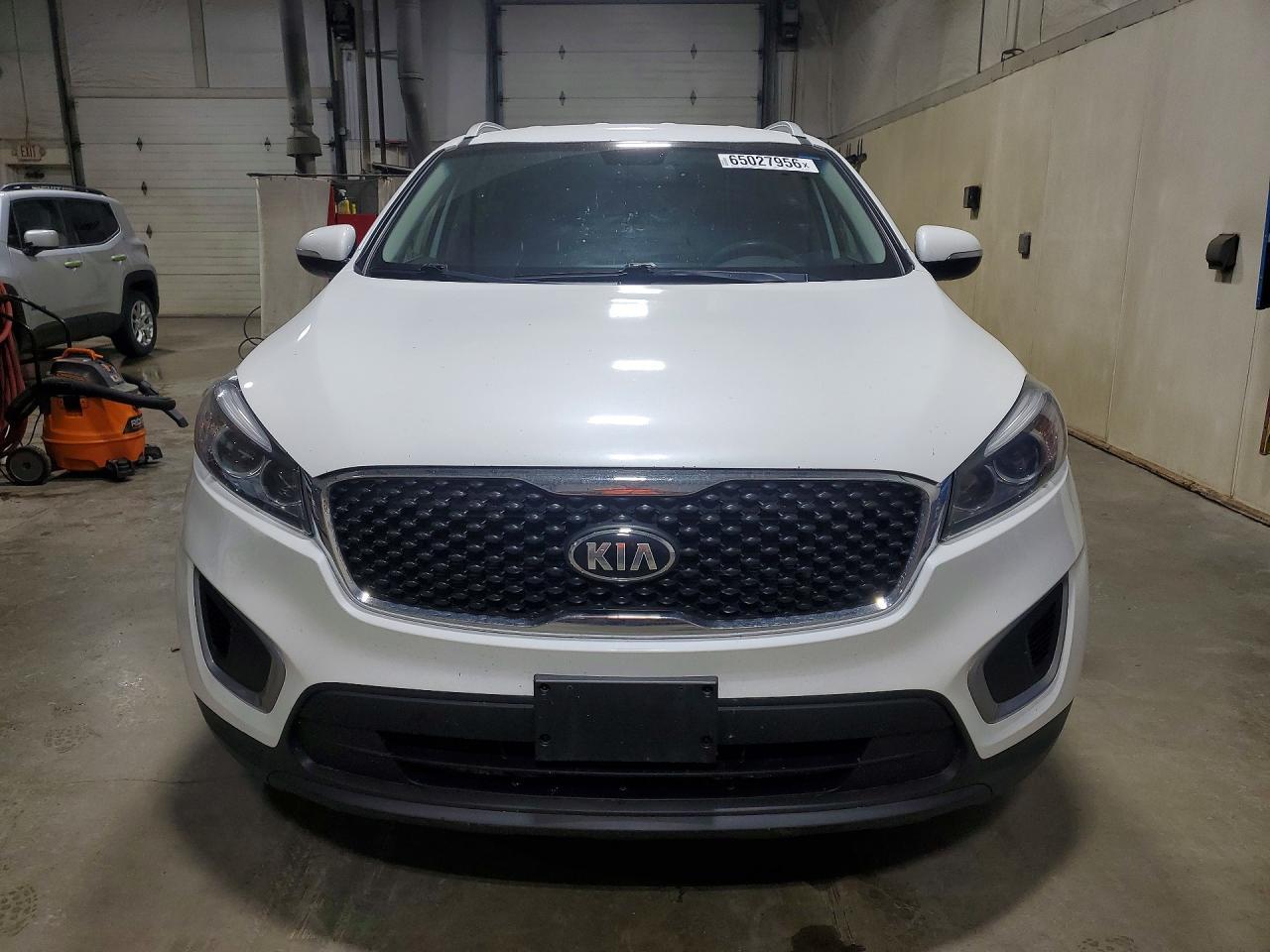 2017 Kia Sorento Lx - Image 5