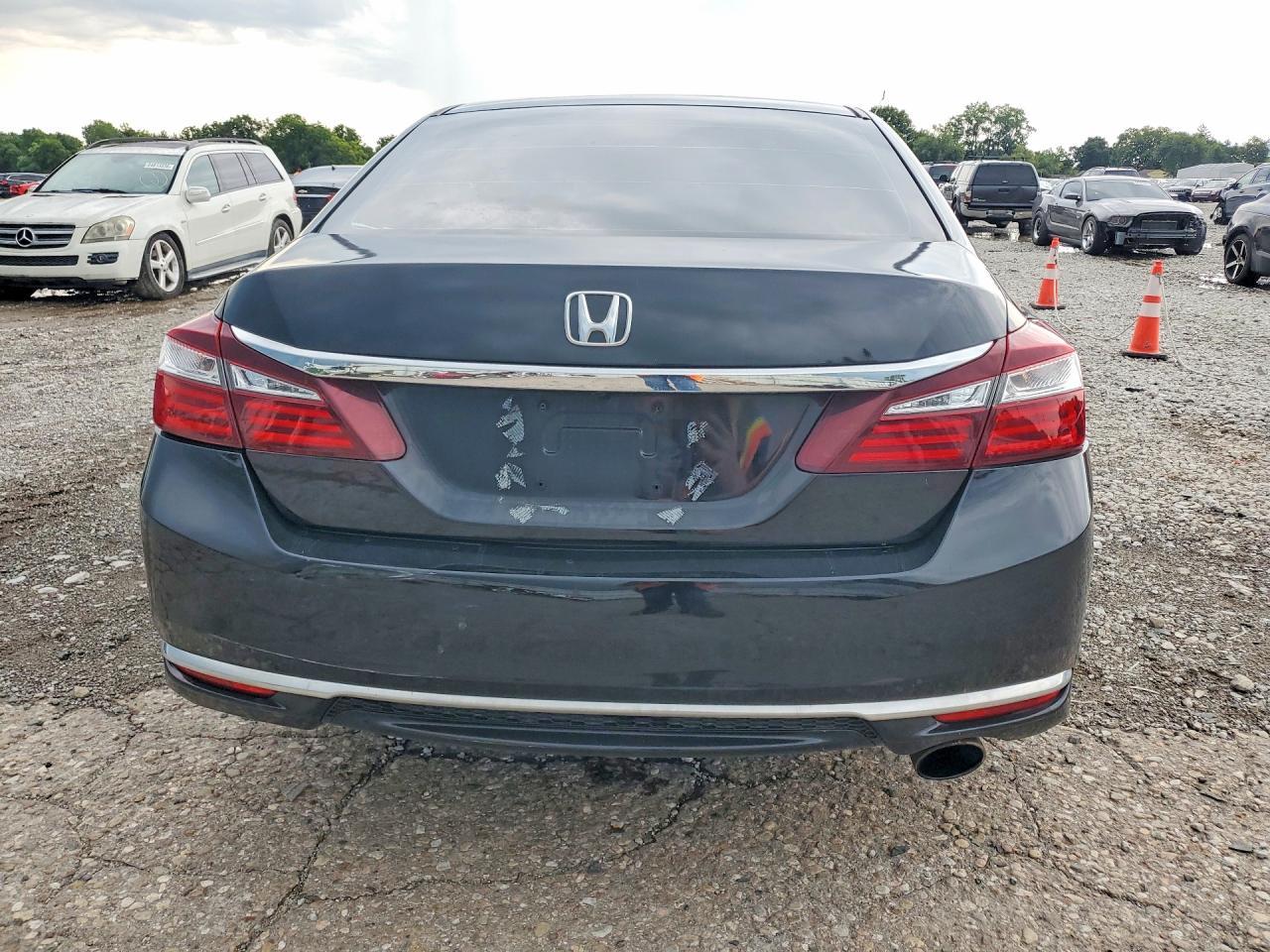 2017 Honda Accord Lx - Фото 6