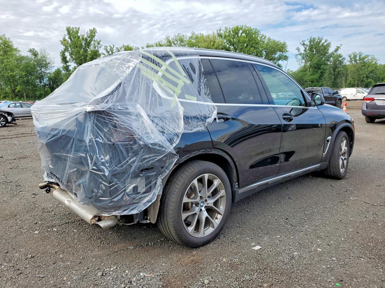 2024 BMW X5 xDrive40I - Image 3