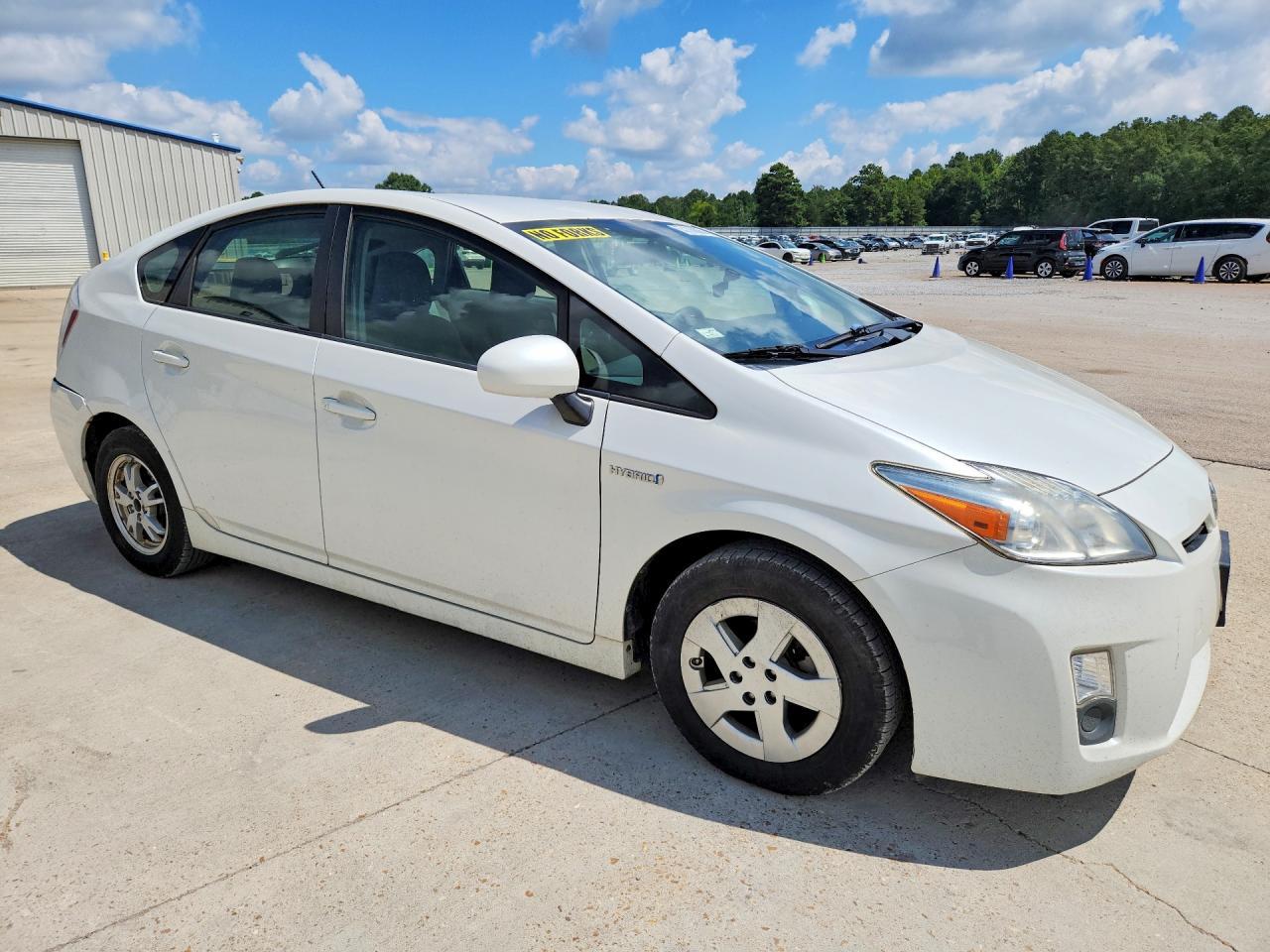 2011 Toyota Prius Two - Фото 4
