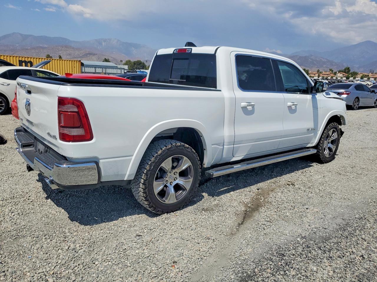 2022 Ram 1500 Laramie - Фото 3