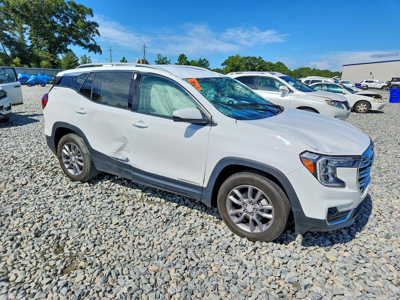2024 GMC Terrain Slt - Image 4