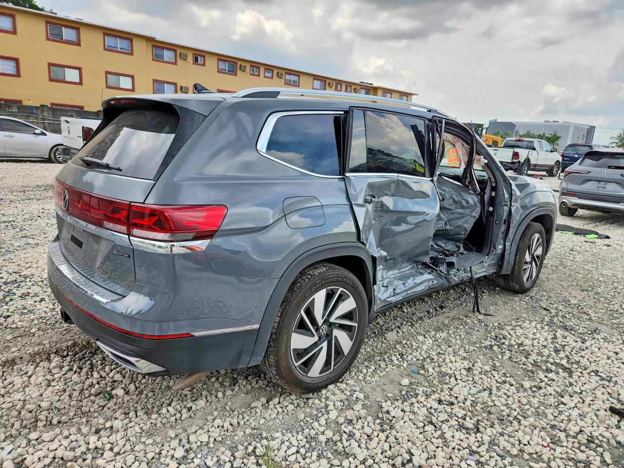2025 Volkswagen Atlas Sel - Фото 3