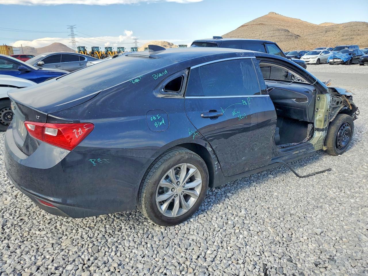 2023 Chevrolet Malibu Lt - Фото 3