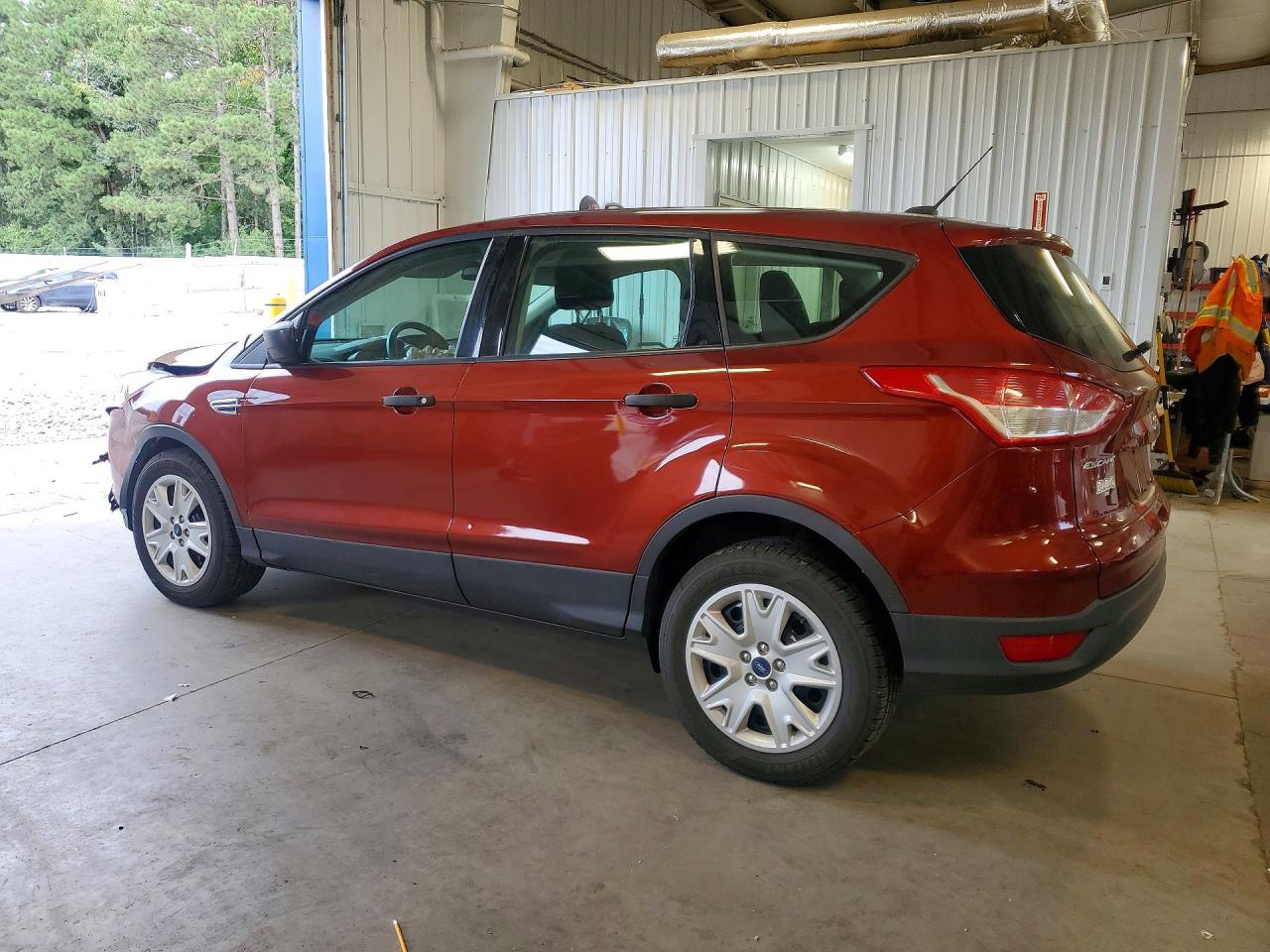 2015 Ford Escape S - Фото 2