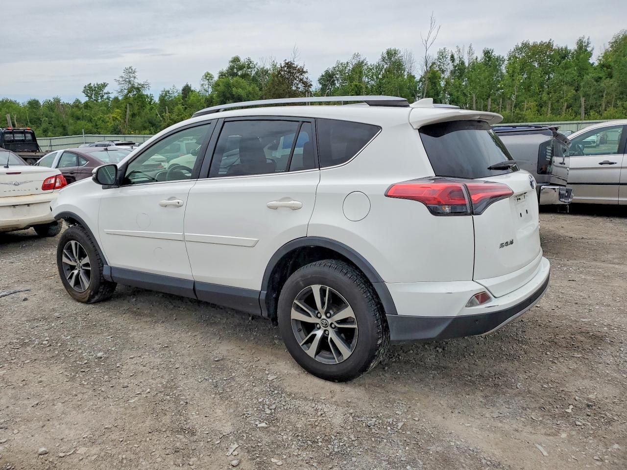 2017 Toyota Rav4 Xle - Image 2