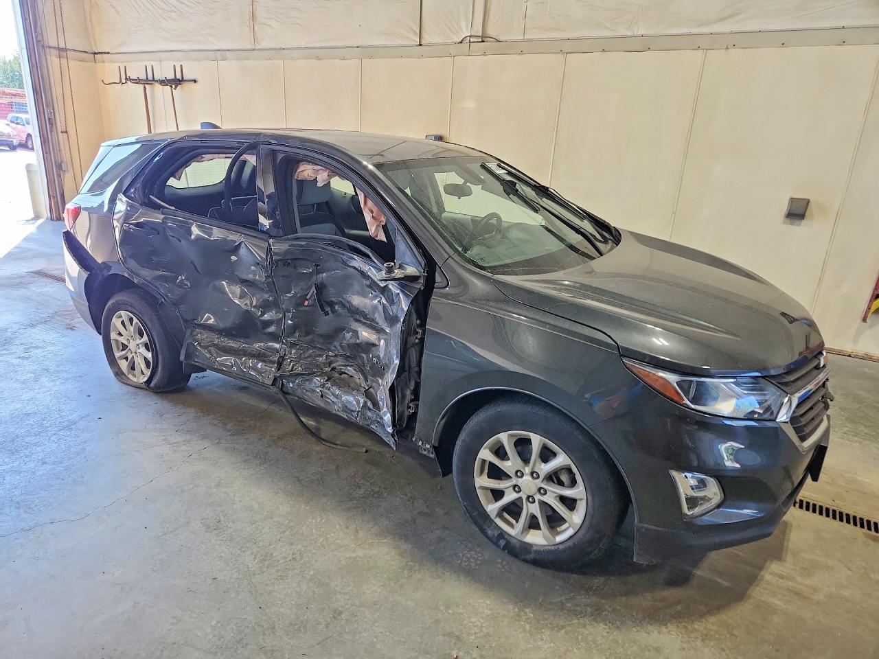 2018 Chevrolet Equinox Ls - Фото 4