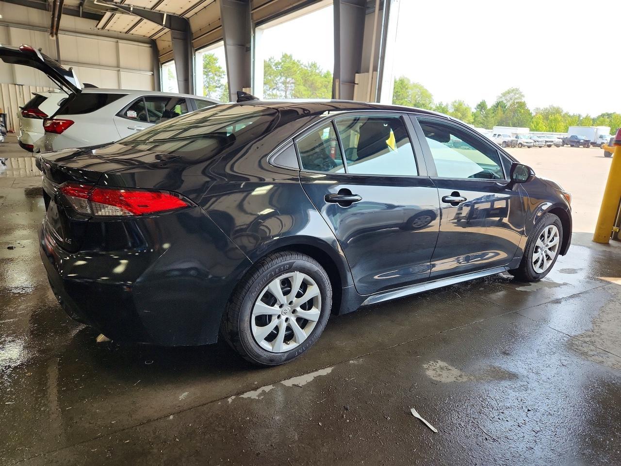 2021 Toyota Corolla Le - Фото 3