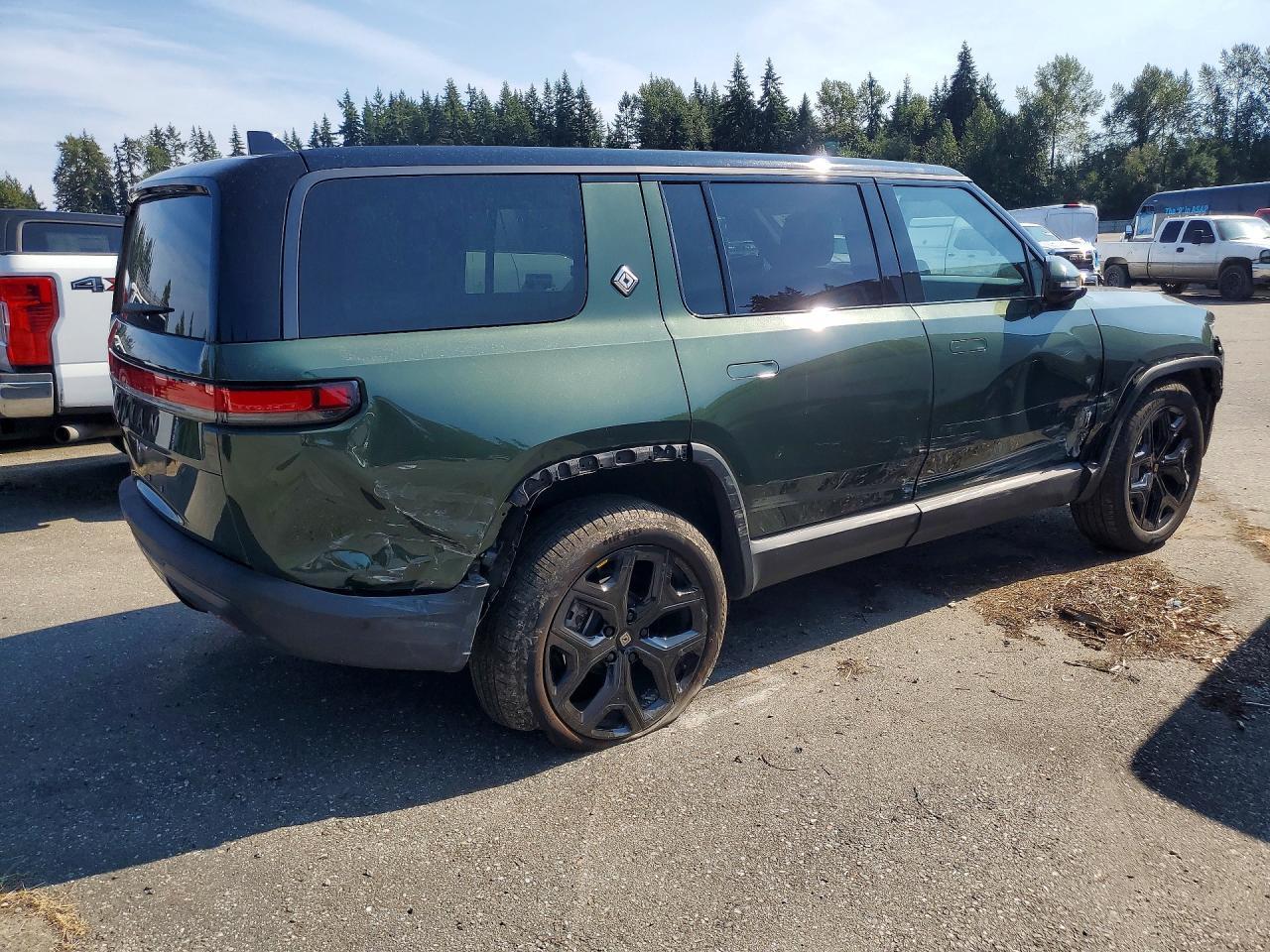 2025 Rivian R1S Adventure - Фото 3