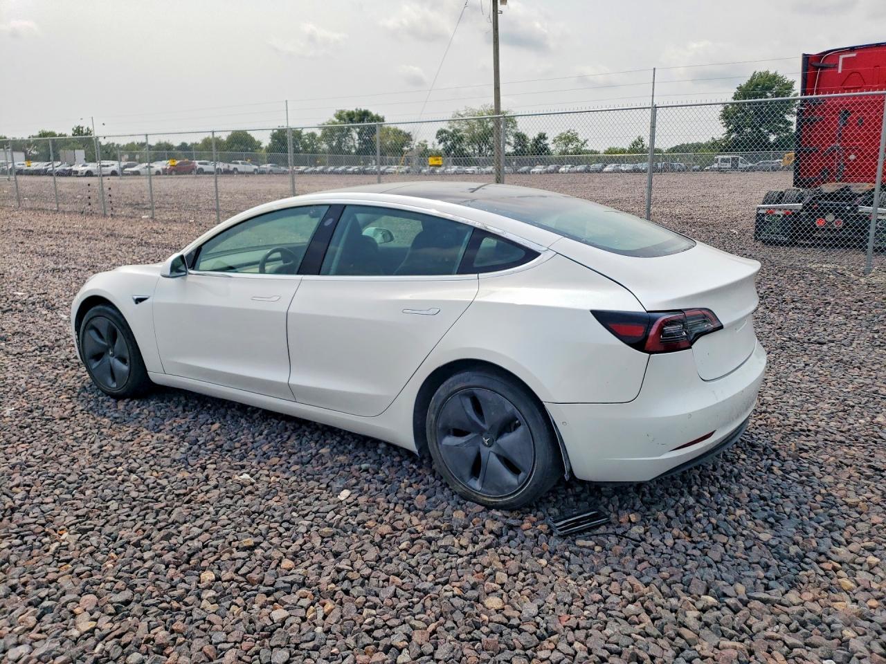 2019 Tesla Model 3 - Image 2