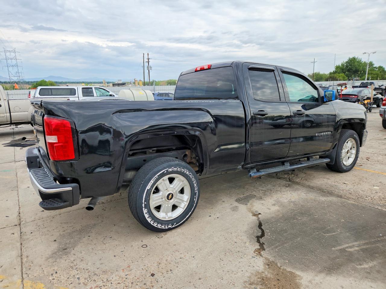 2016 Chevrolet Silverado C1500 - Image 3