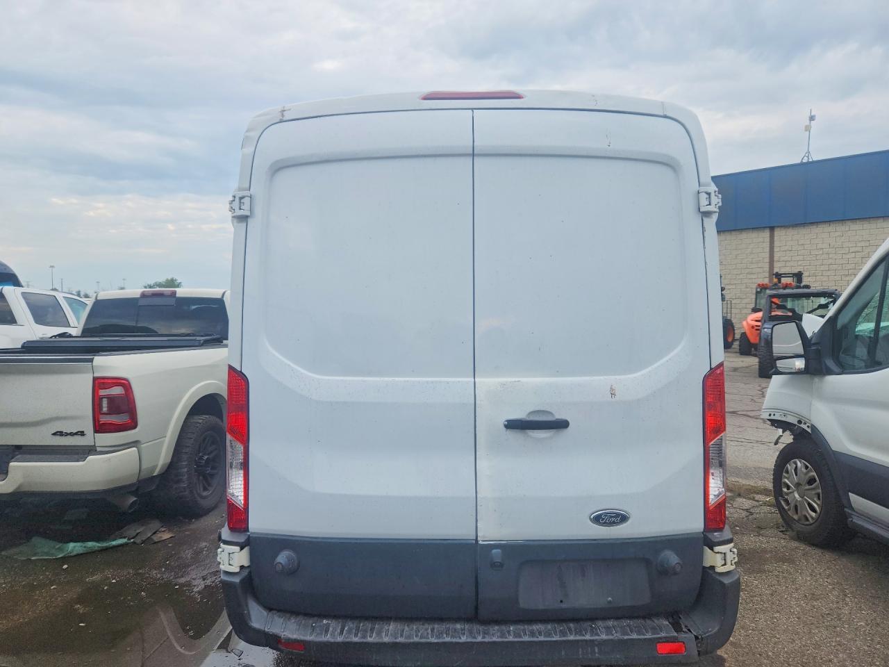 2017 Ford Transit 250 Delivery Van - Фото 6