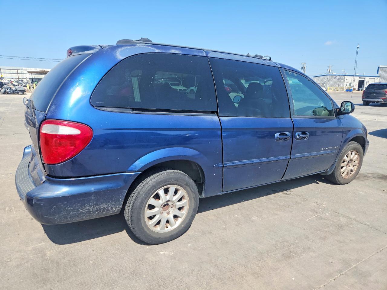 2001 Chrysler Town & Country Ex - Фото 3