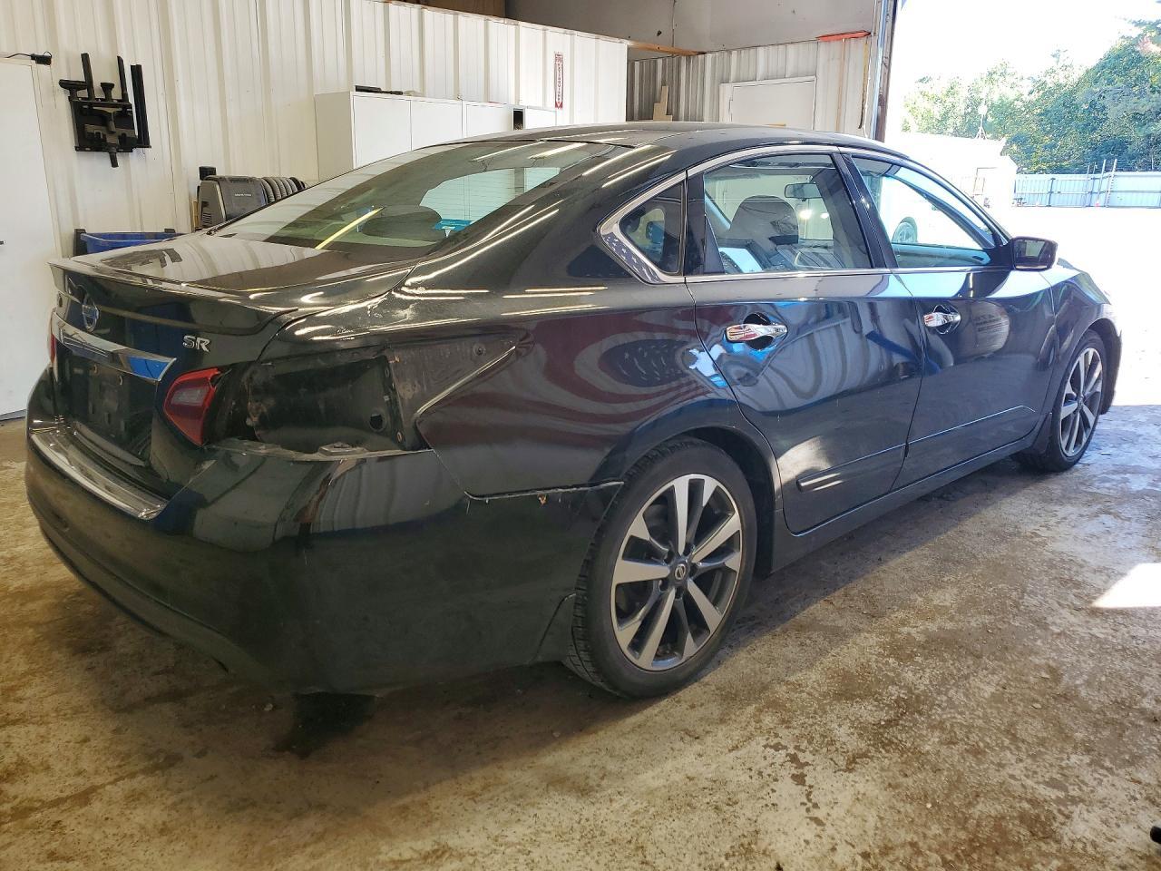 2017 Nissan Altima 2.5 Sr - Image 3