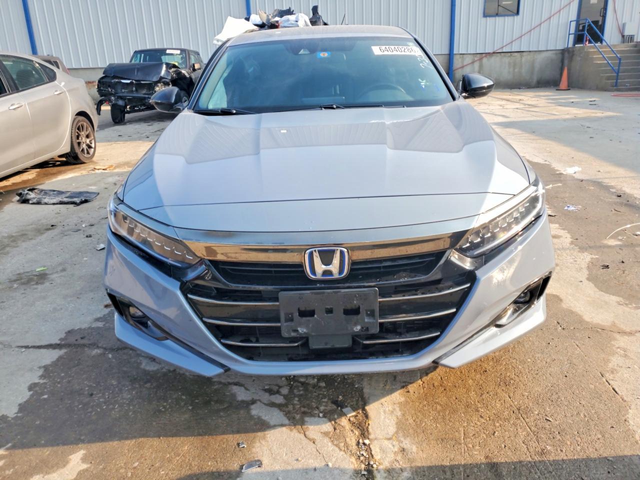 2022 Honda Accord Hybrid Sport - Image 5
