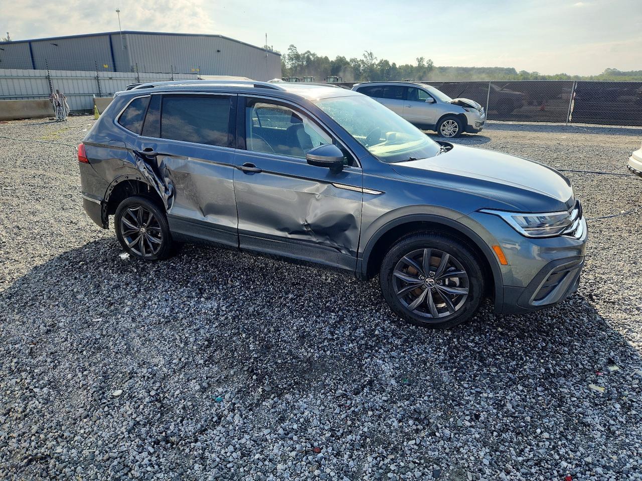 2022 Volkswagen Tiguan Se - Фото 4