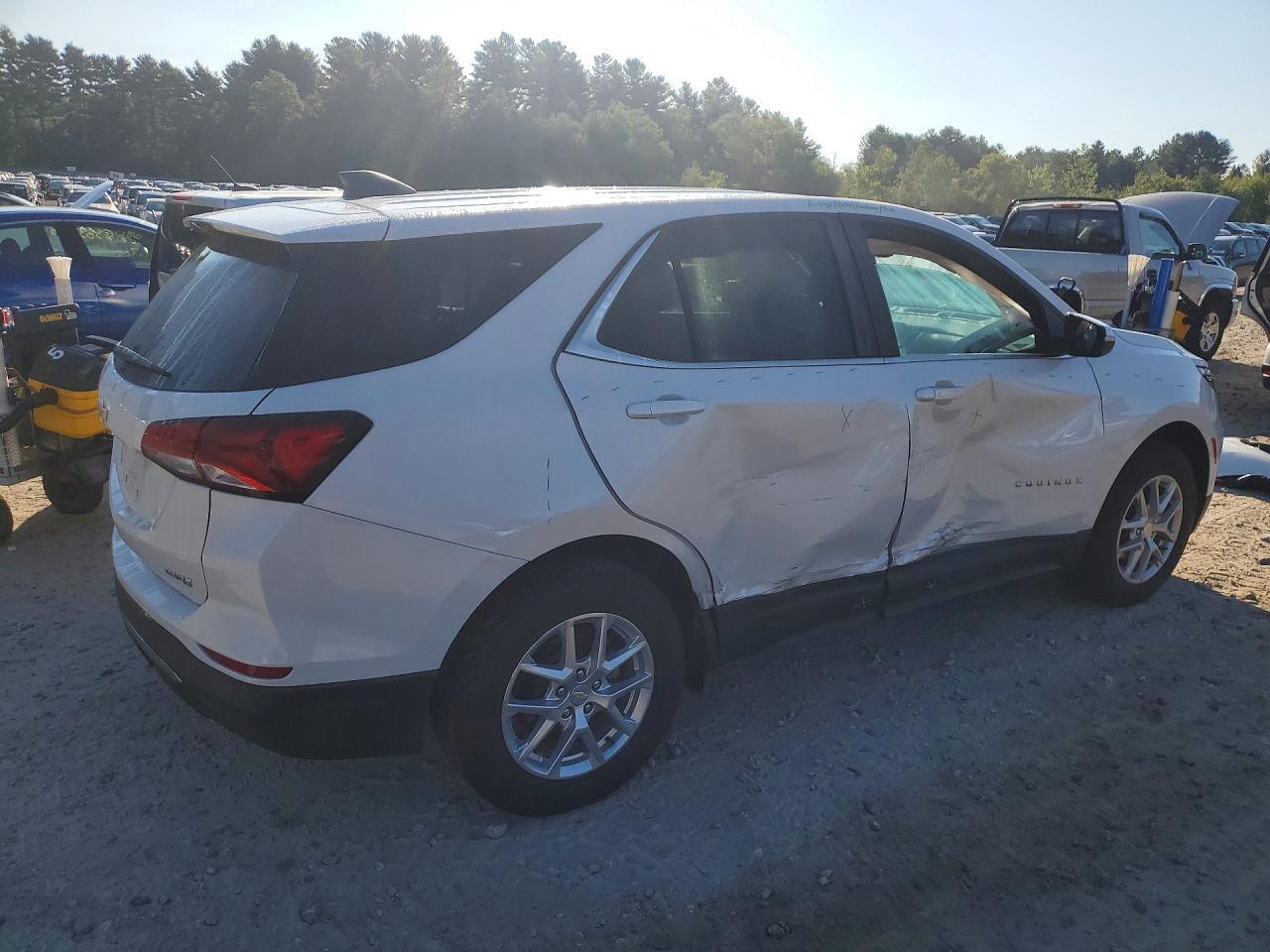 2022 Chevrolet Equinox Lt - Image 3