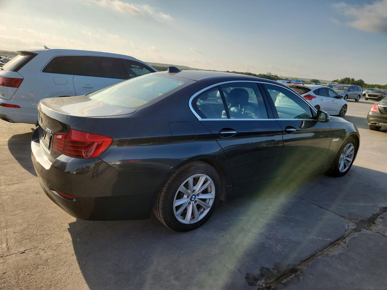2016 BMW 528 I - Фото 3