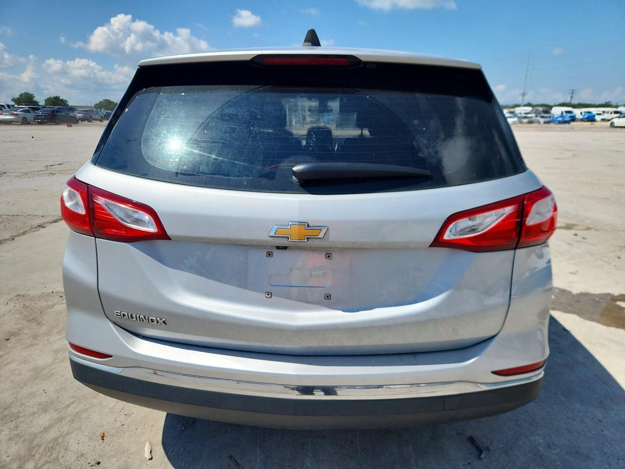 2018 Chevrolet Equinox Ls - Image 6