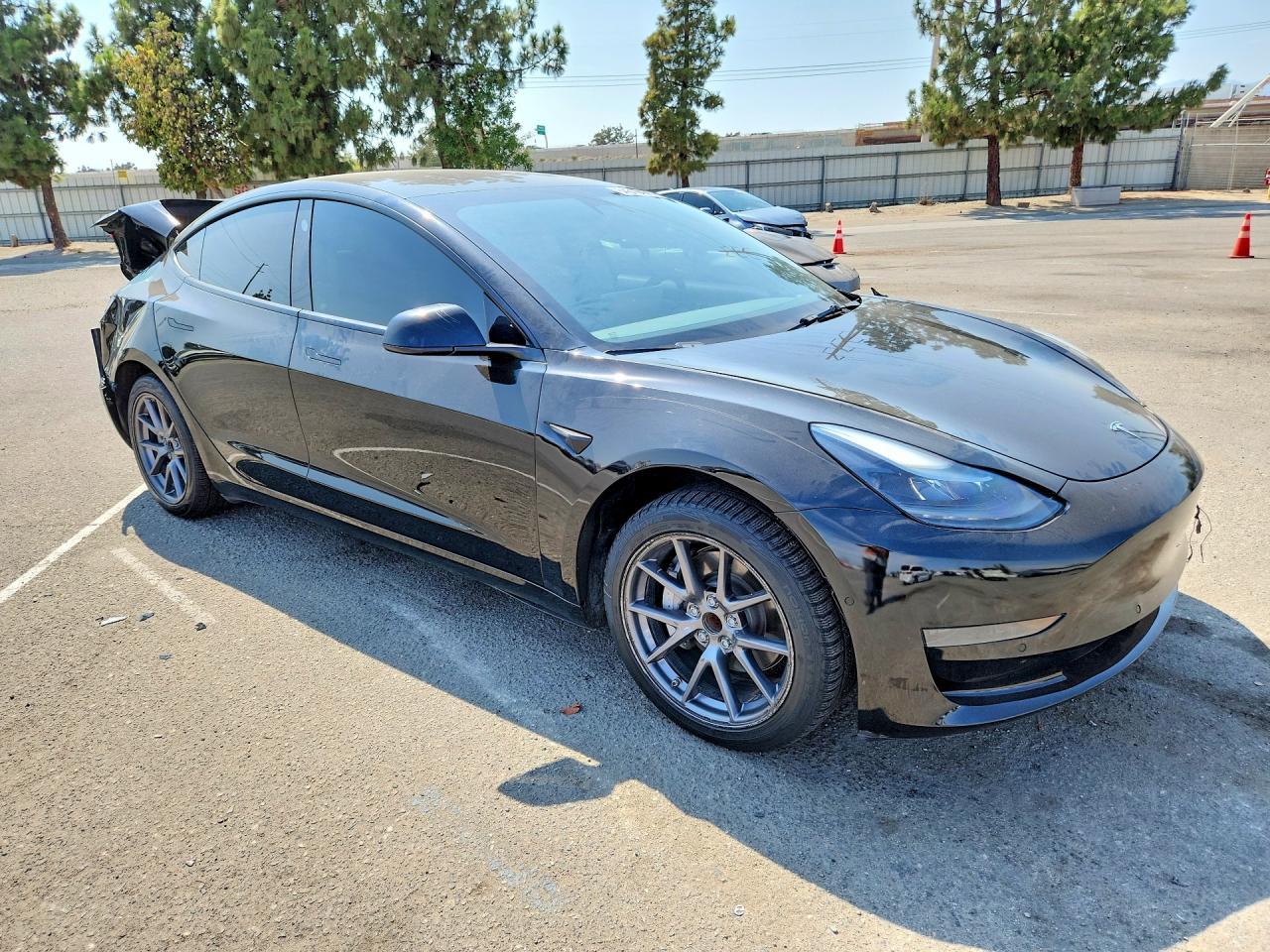 2022 Tesla Model 3 - Фото 4