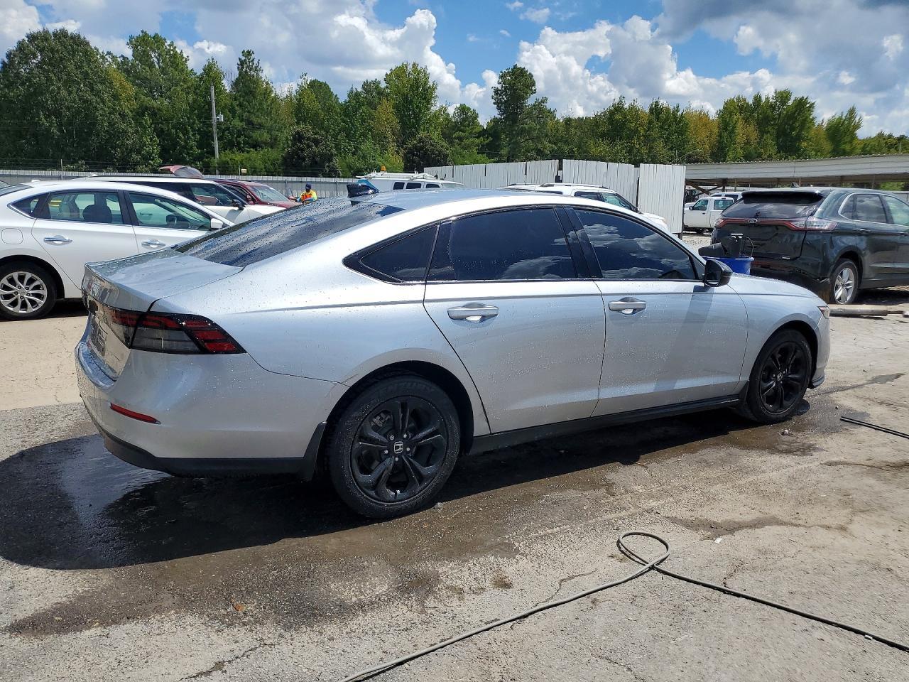 2025 Honda Accord Se - Фото 3